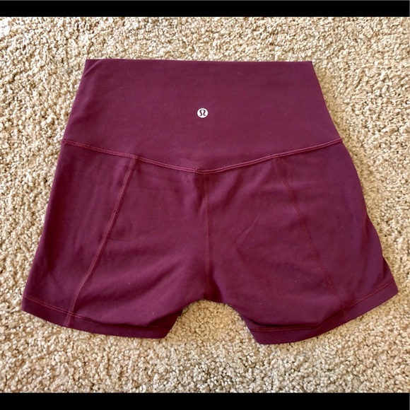 ‼️SOLD‼️ Lululemon align shorts 4" - Picture 2 of 4